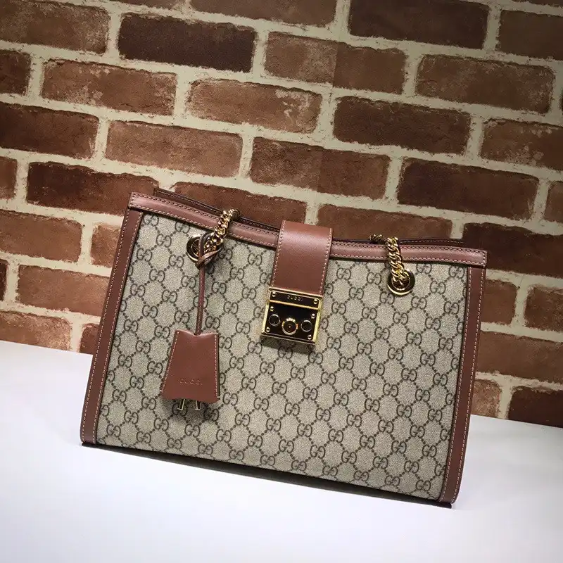 First bag ru Gucci Padlock