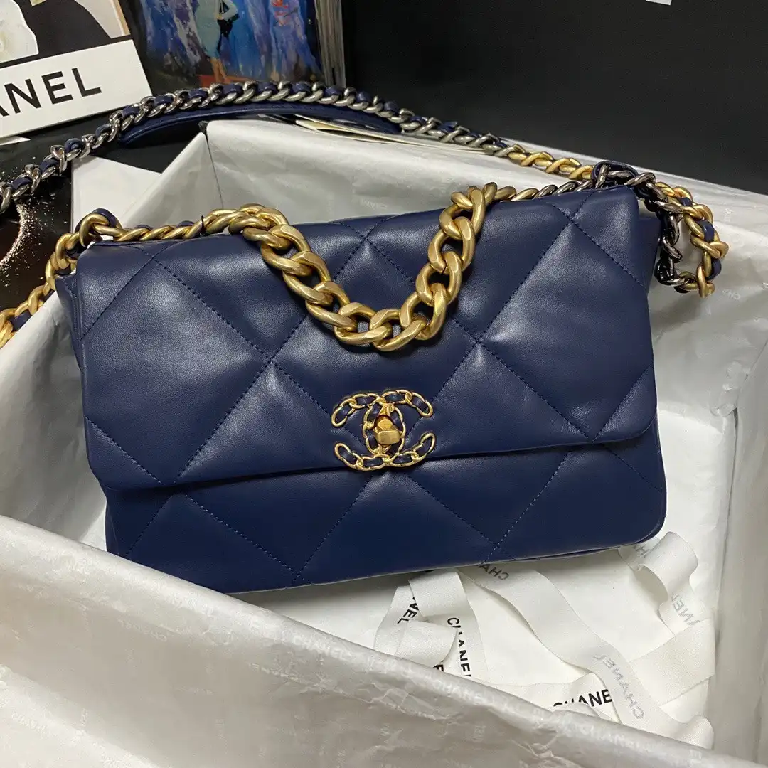 CHANEL 19 FLAP BAG