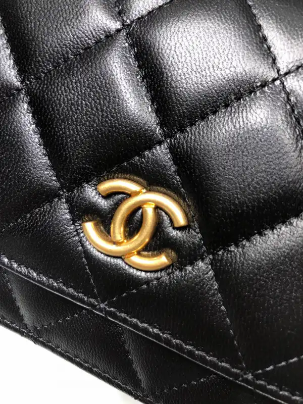 First bag ru CHANEL WALLET