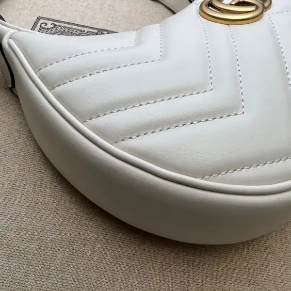 Cheap GUCCI GG Marmont half-moon-shaped mini bag