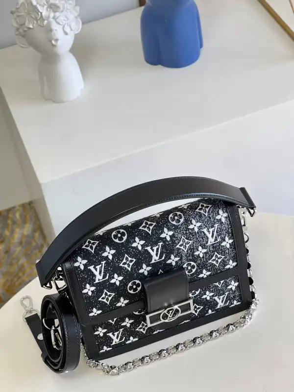 First bag ru LOUIS VUITTON DAUPHINE MM