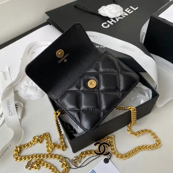 CHANEL CHANELUTCH WITH CHAIN