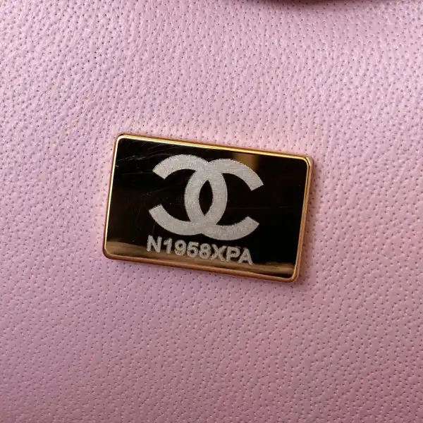 CHANEL FLAP BAG 20CM