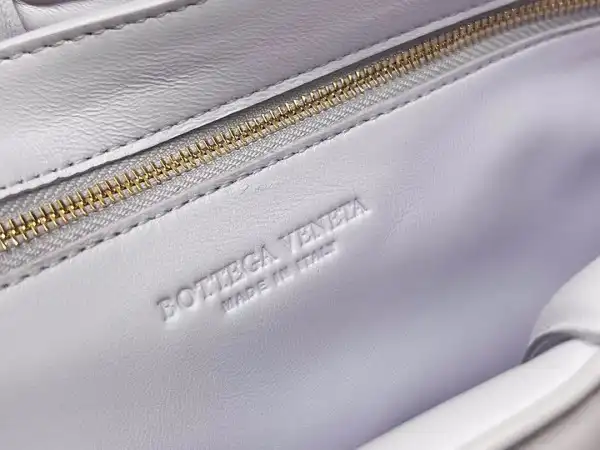 BOTTEGA VENETA CASSETTE