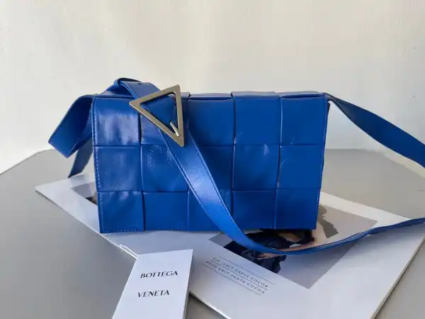 BOTTEGA VENETA CASSETTE