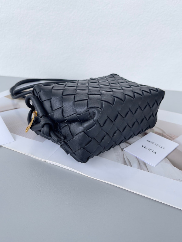 HOT SALE BOTTEGA VENETA Mini Loop Camera Bag