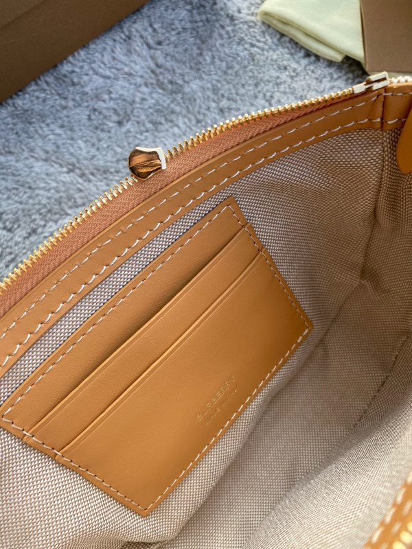 HOT SALE BURBERRY Olympia Pouch