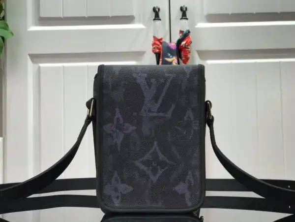 Aaa replica ru LOUIS VUITTON NANO AMAZON MESSENGER