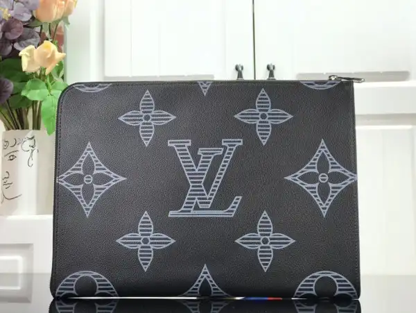 LOUIS VUITTON POCHETTE JOUR