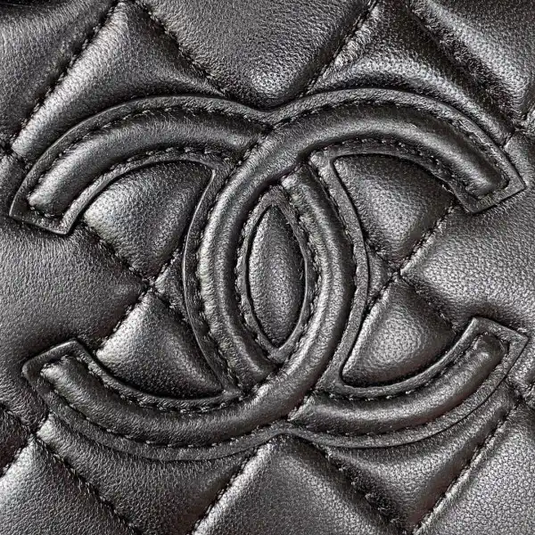 CHANEL VANITY CASE