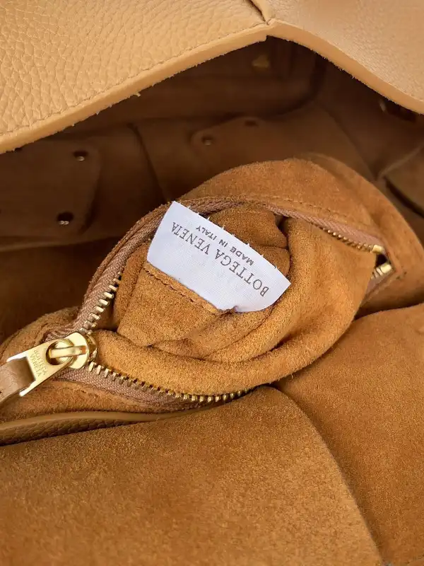 First bag ru BOTTEGA VENETA MINI ARCO