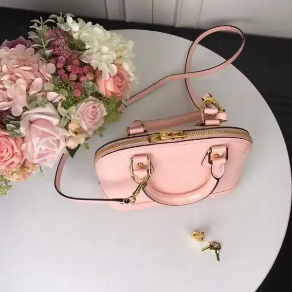 First bag ru LOUIS VUITTON ALMA BB