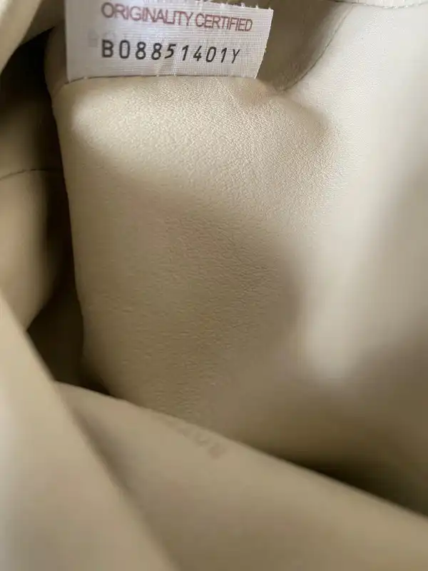 BOTTEGA VENETA MINI POUCH