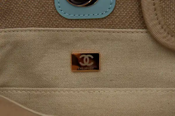 CHANEL SHOPPING BAG