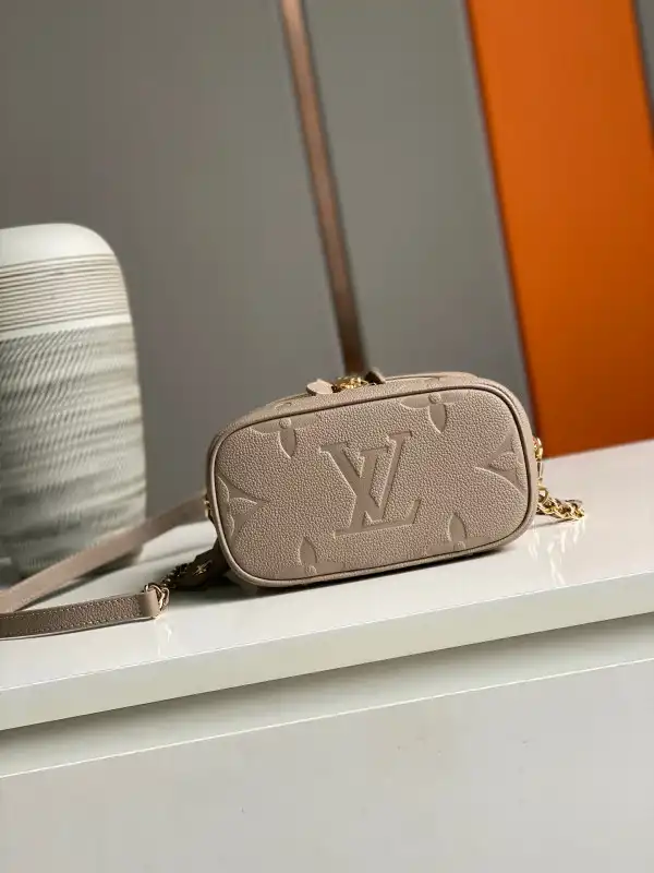 Rep LOUIS VUITTON VANITY PM