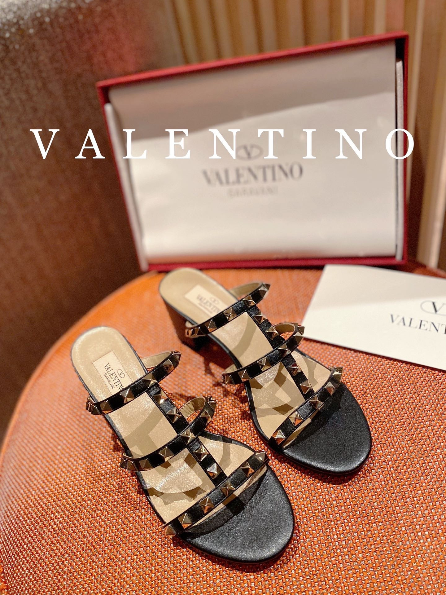 HOT SALE VALENTINO ROCKSTUD CALFSKIN LEATHER SLIDE SANDAL