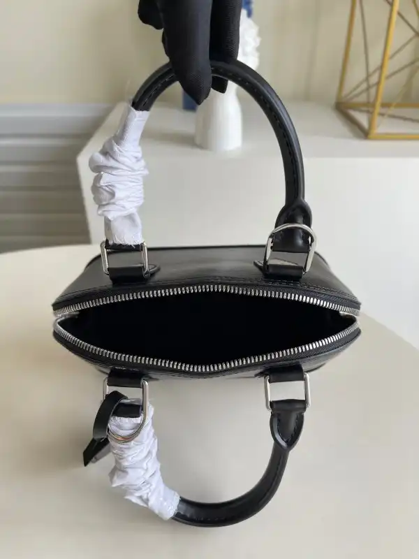 First bag ru LOUIS VUITTON ALMA BB