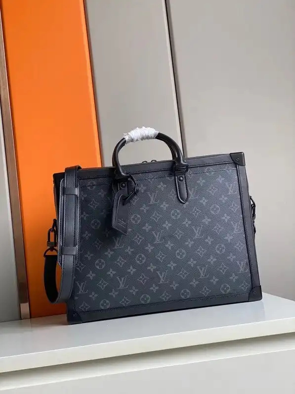 First bag ru LOUIS VUITTON SOFT TRUNK