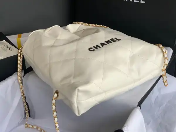 First bag ru CHANEL LARGE BACKPACK 22