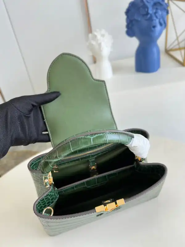 Cheap LOUIS VUITTON CAPUCINES BB