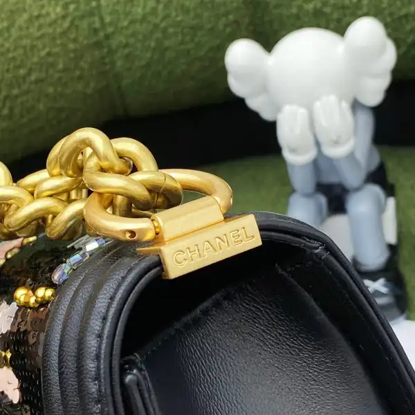 CHANEL BOY BAG 20CM