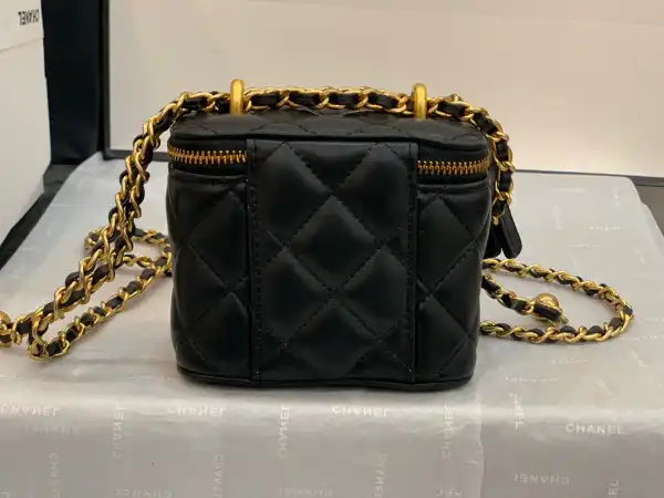 First Bag Ru CHANEL SMALL VANITY WITH CHAIN