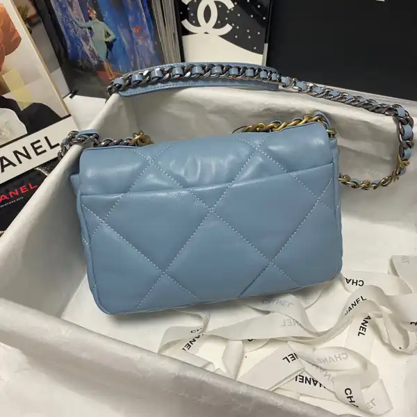 CHANEL 19 FLAP BAG