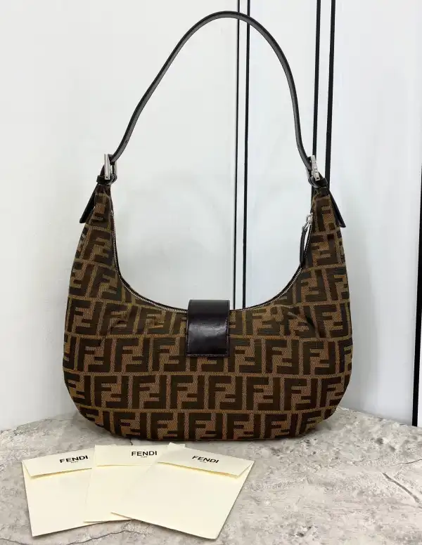 Bagsoffer FENDI VINTAGE BAG