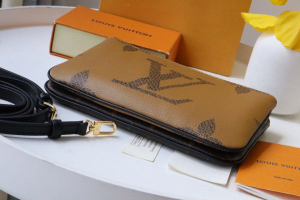 HOT SALE LOUIS VUITTON DOUBLE ZIP POCHETTE