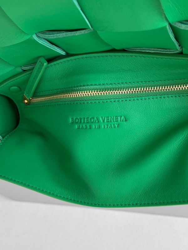 HOT SALE BOTTEGA VENETA CASSETTE