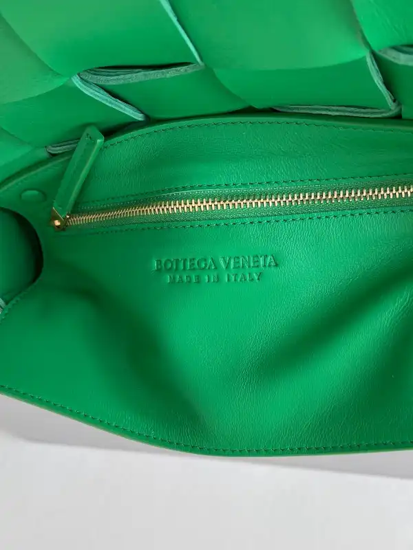 Frstbag ru BOTTEGA VENETA CASSETTE