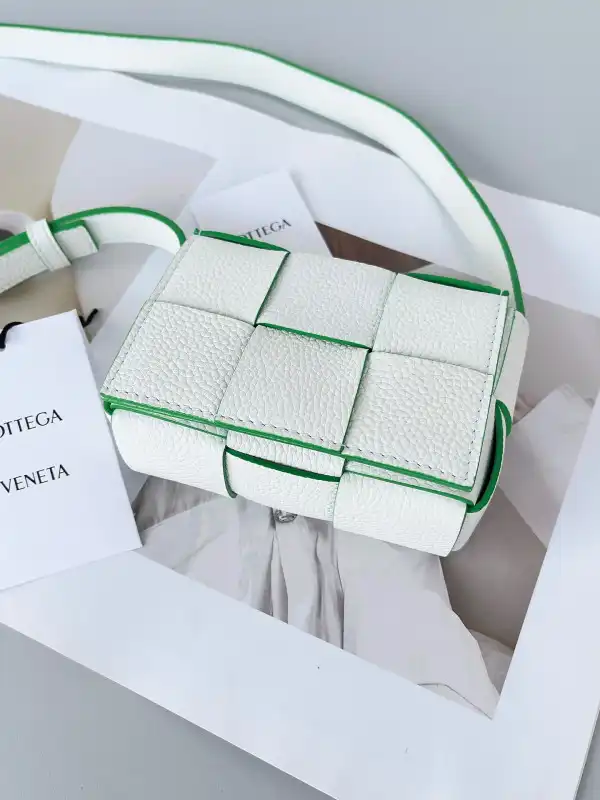 Bagsoffer yupoo BOTTEGA VENETA Candy mini Cassette-12*8*4cm