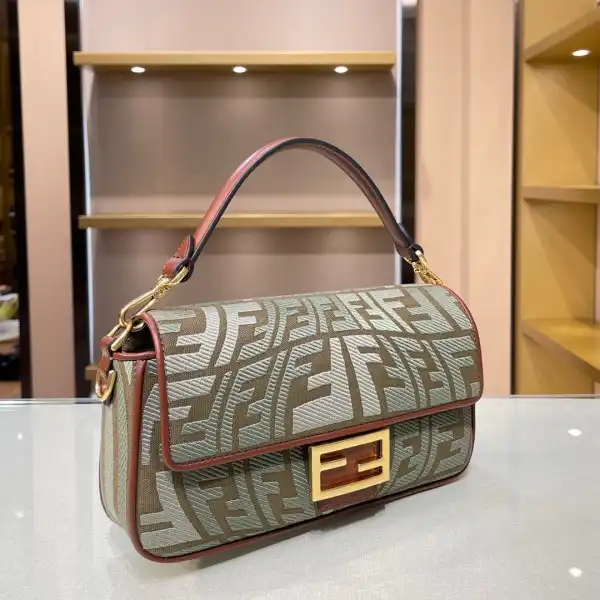 FENDI BAGUETTE