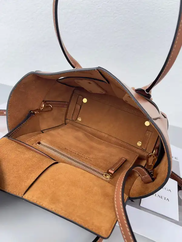 First bag ru BOTTEGA VENETA MINI ARCO