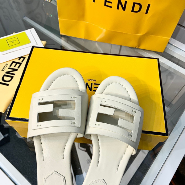 HOT SALE Fendi Signature