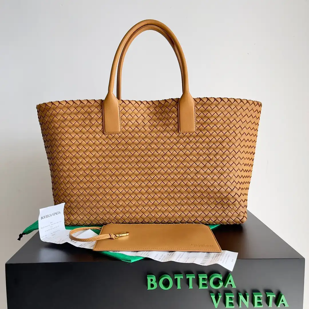 BOTTEGA VENETA MEDIUM ANDIAMO