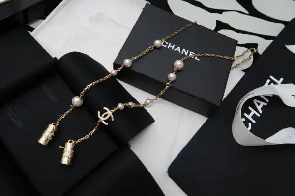 First Bag Ru CHANEL AIRPODS NECKLACE