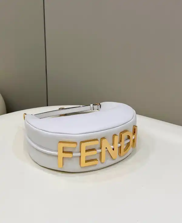 Frstbag ru Fendi Fendigraphy Small