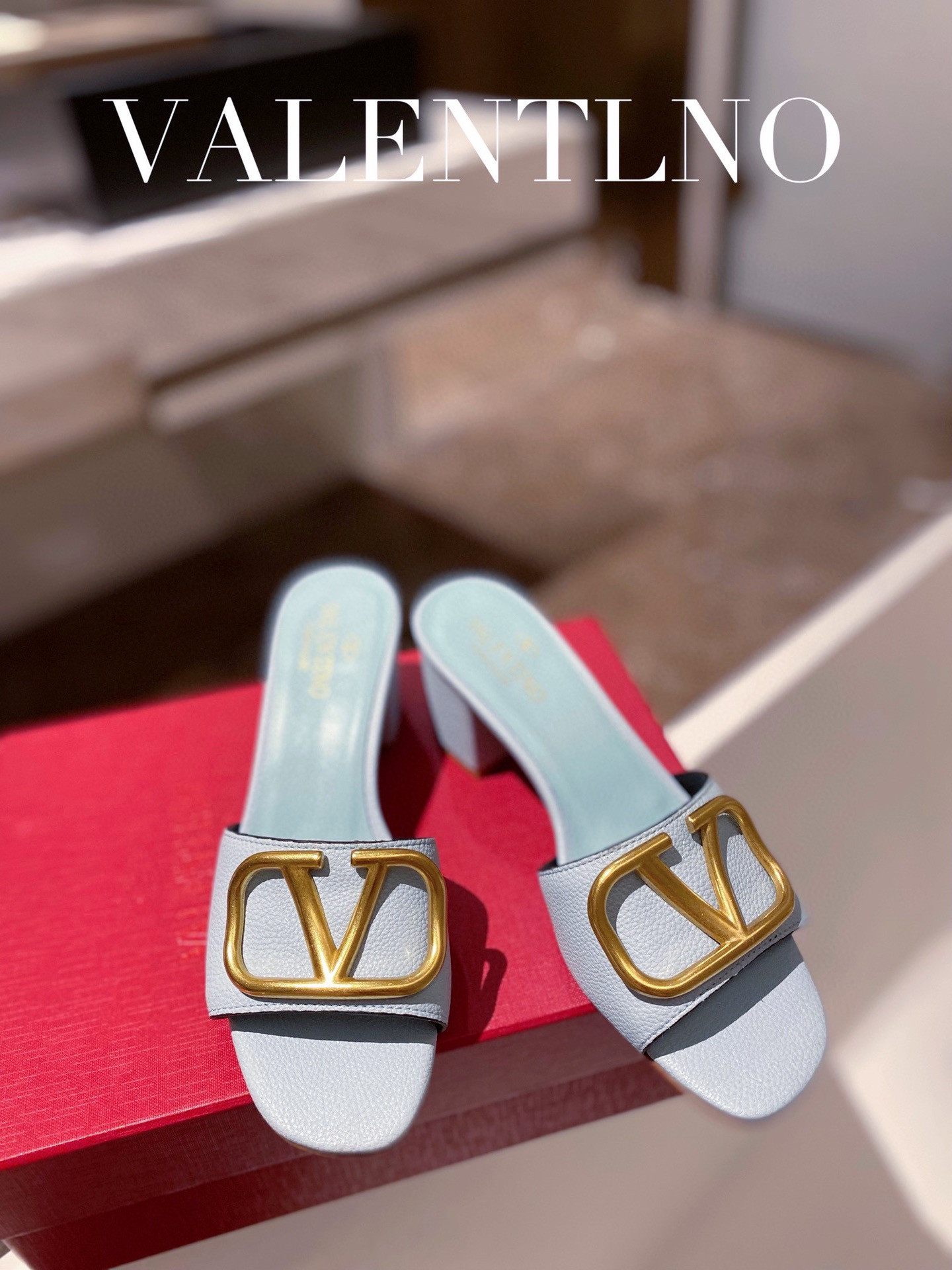 HOT SALE VALENTINO VLOGO SIGNATURE SLIDE SANDAL