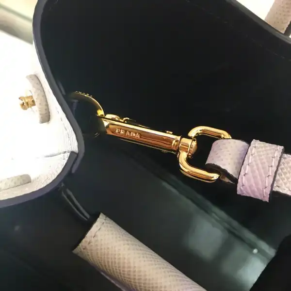 Bagsoffer PRADA Double Bag