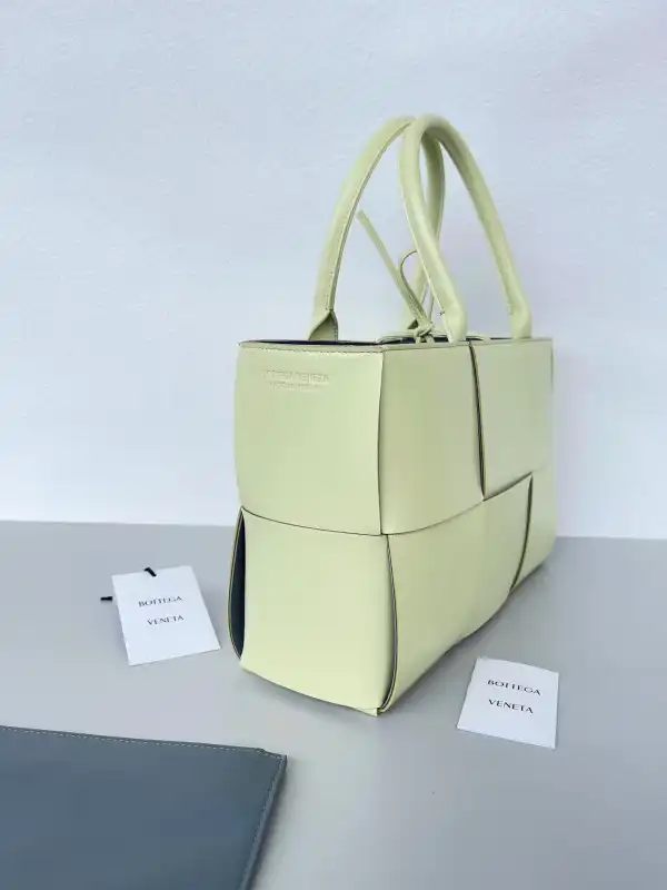 BOTTEGA VENETA Small Arco Tote Bag