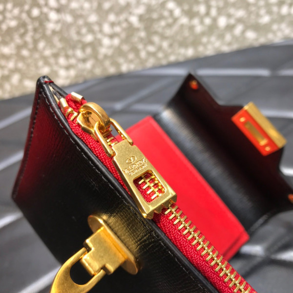 [FREE SHIPPING] VALENTINO ROCKSTUD WALLET