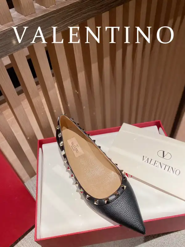 VALENTINO ROCKSTUD FLAT