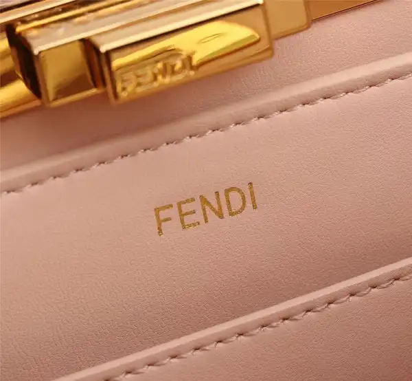 Fendi Peekaboo ISeeU Medium