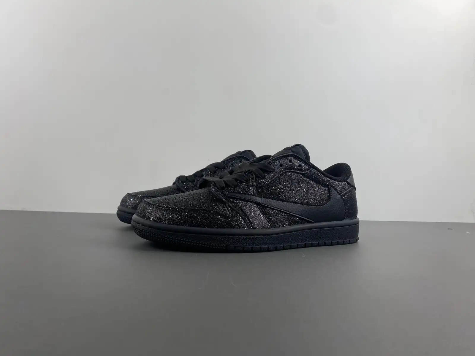 TRAVIS SCOTT X AIR JORDAN 1 LOW DM7866--282