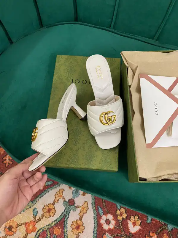 GUCCI Double G slide sandal