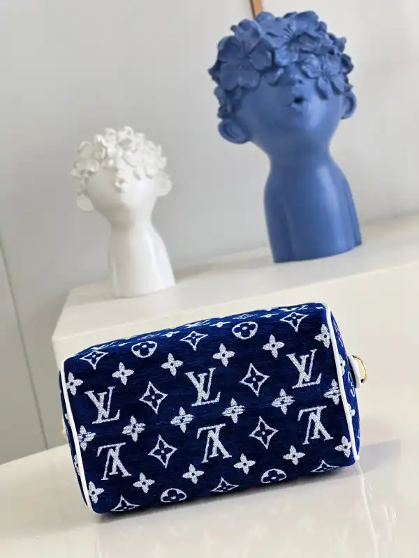 Repladies offers premium fake Louis bags at unbeatable prices. Our products are cheap because we focus on direct sales LOUIS VUITTON SPEEDY BANDOULIÈRE 20