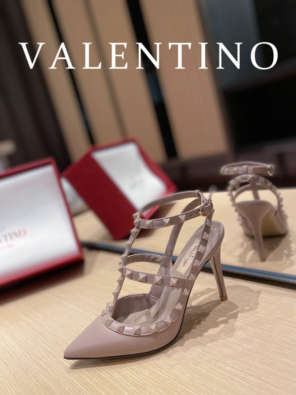 HOT SALE VALENTINO ROCKSTUD SANDAL