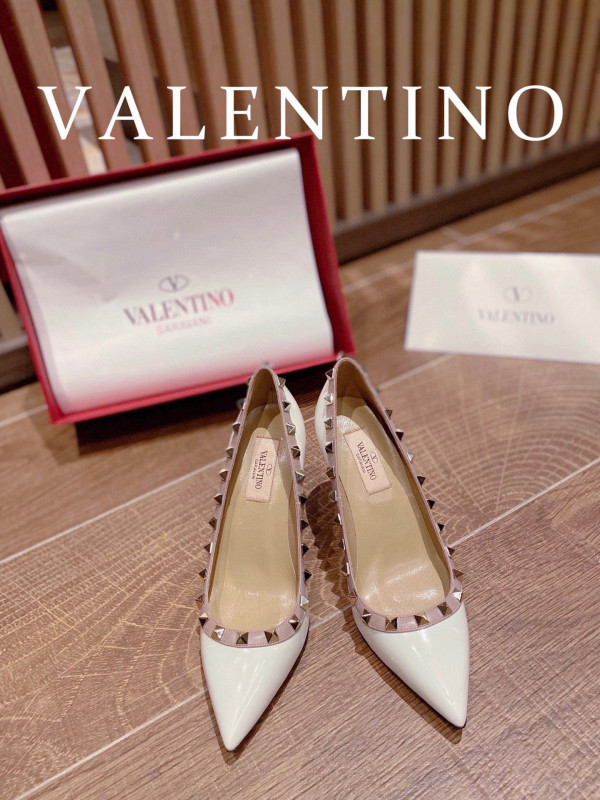 HOT SALE VALENTINO ROCKSTUD HIGH HEELS