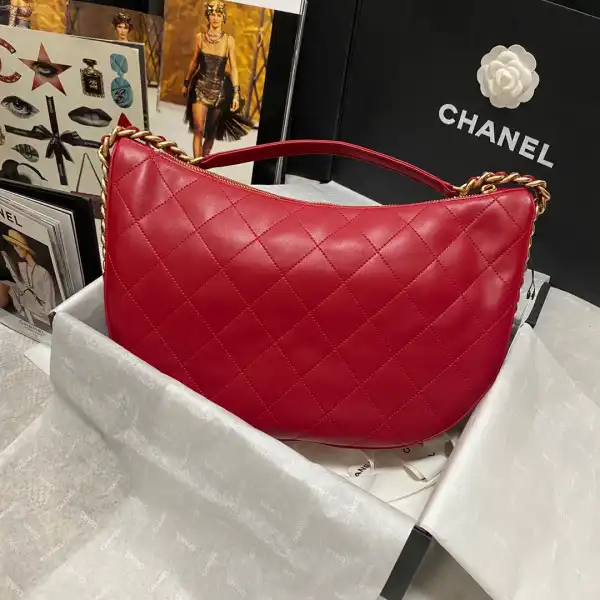 CHANEL HIPPIE BAG